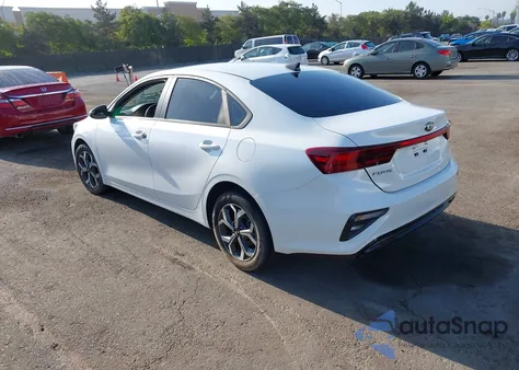 2021 Kia Forte Lxs из США, поврежденный, VIN 3KPF24AD5ME359628